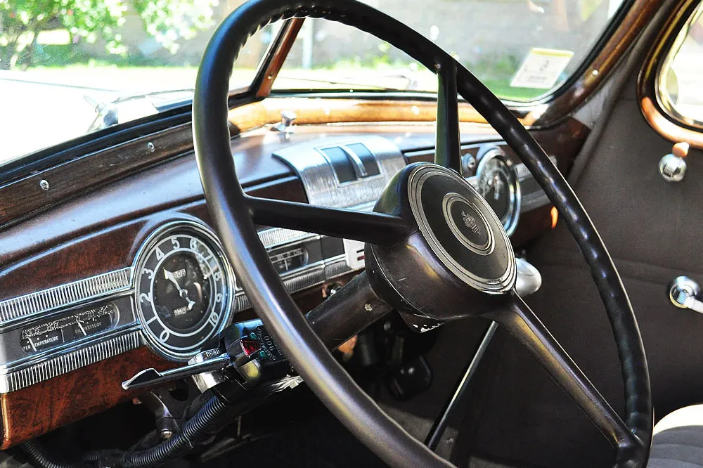 1939 Packard wedding car rental, up close #12