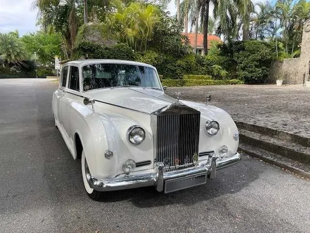 1961 Rolls-Royce Phantom White 1961 Rolls-Royce Phantom White wedding car rental