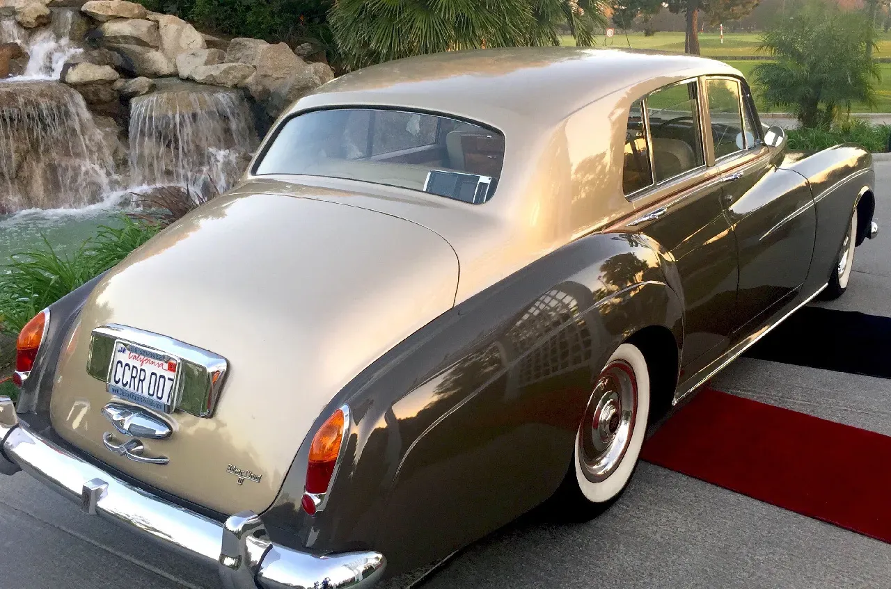 Gray 1963 Rolls Royce Silver Cloud III exterior, photo 5 for wedding car rental