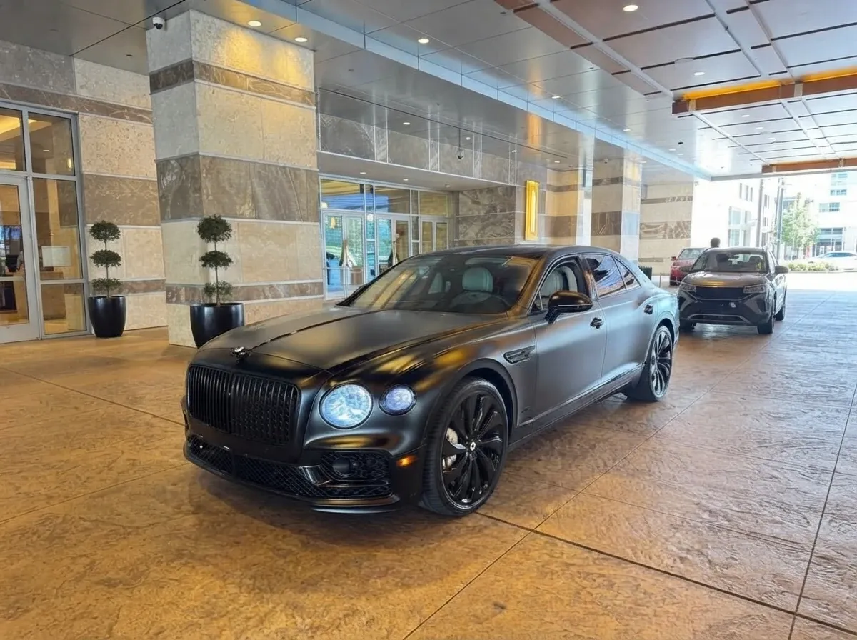Bentley Mulsanne Black Bentley Mulsanne wedding car rental