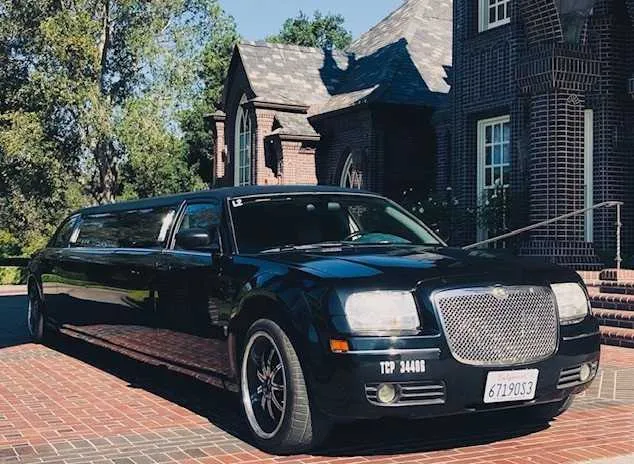 Black Chrysler 300 Stretch Limousine for limo rental in Fallon, NV