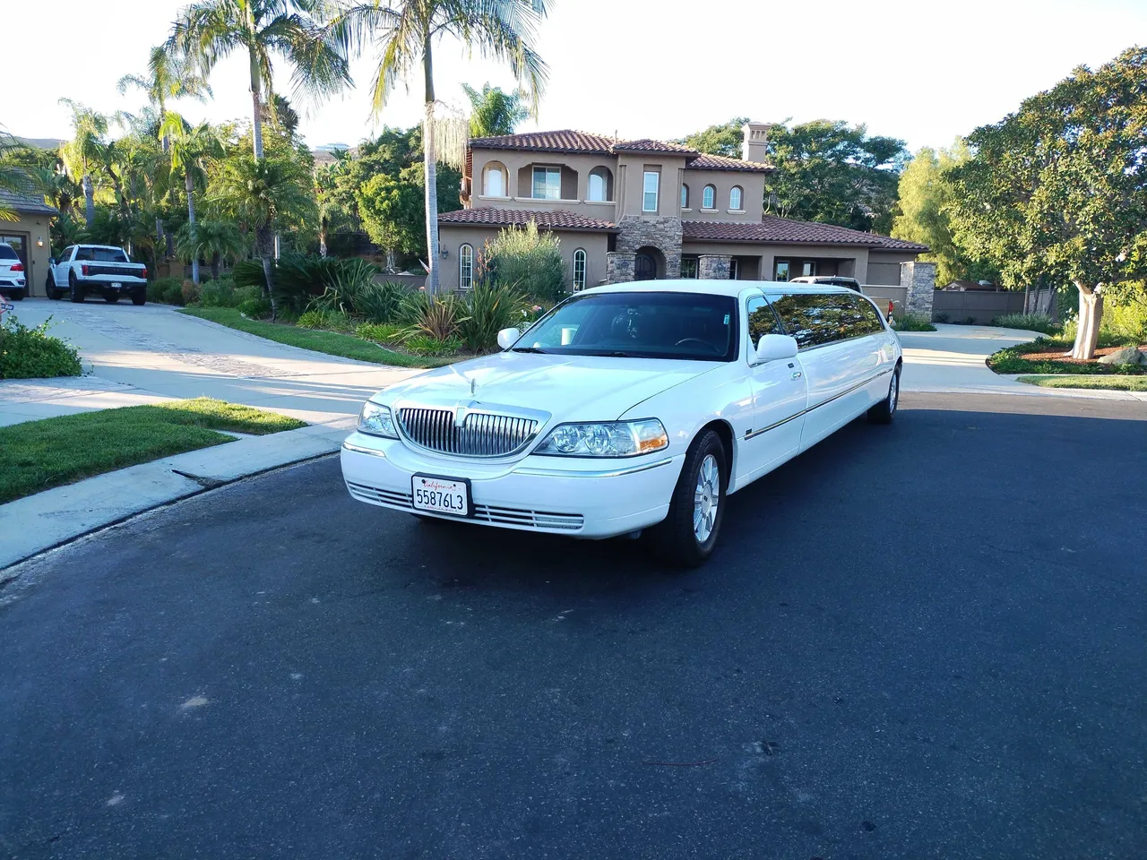 White Lincoln limousine for limo rental in Cal Nev Ari, NV