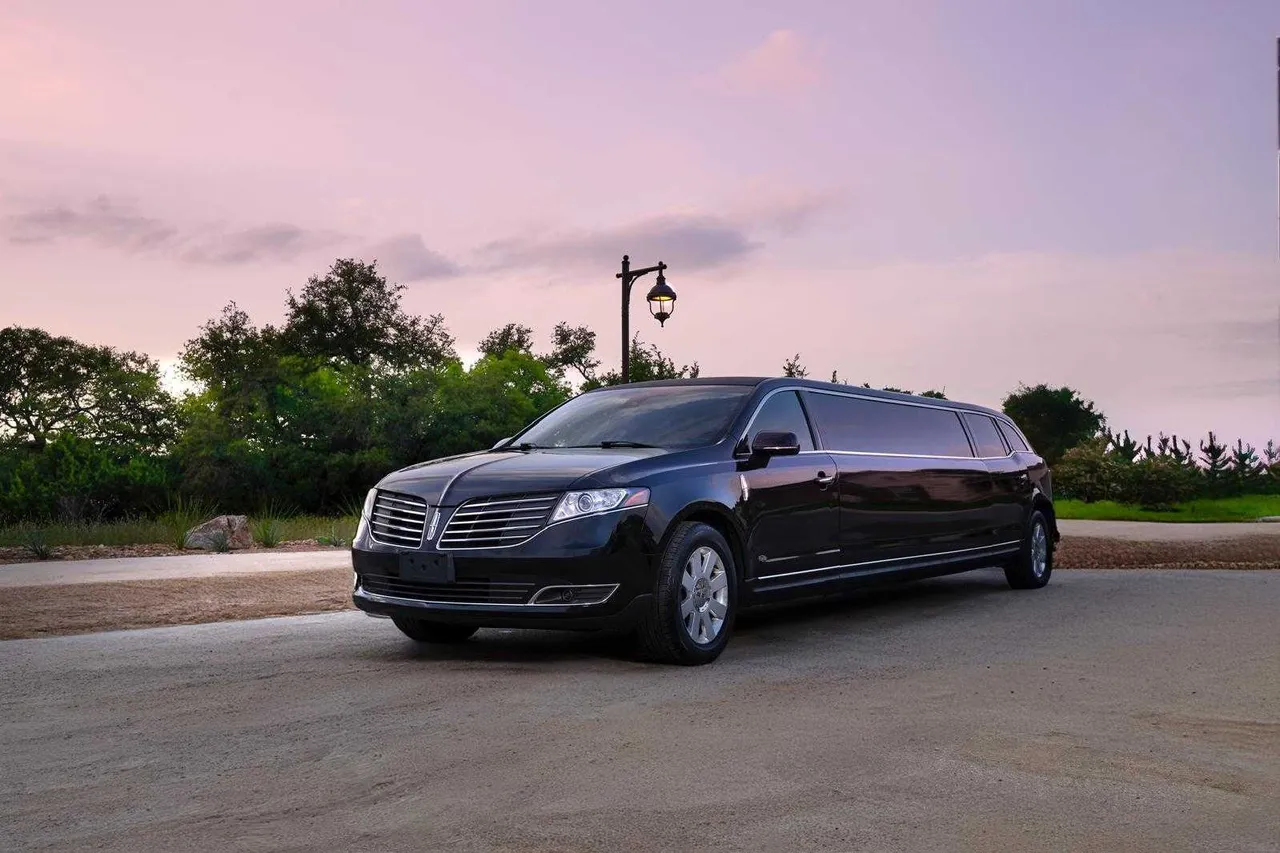 Black Lincoln MKT Limo for limo rental in Texas