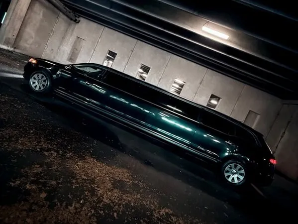 Black Lincoln MKT Limousine rental