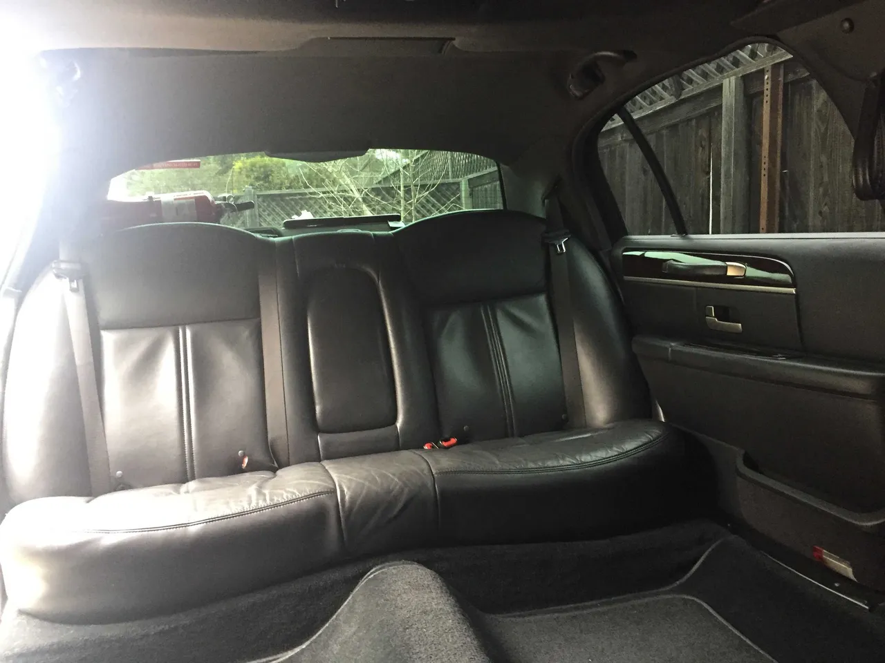 Lincoln stretch limousine interior, photo 3 for limo rental in Humboldt County, CA