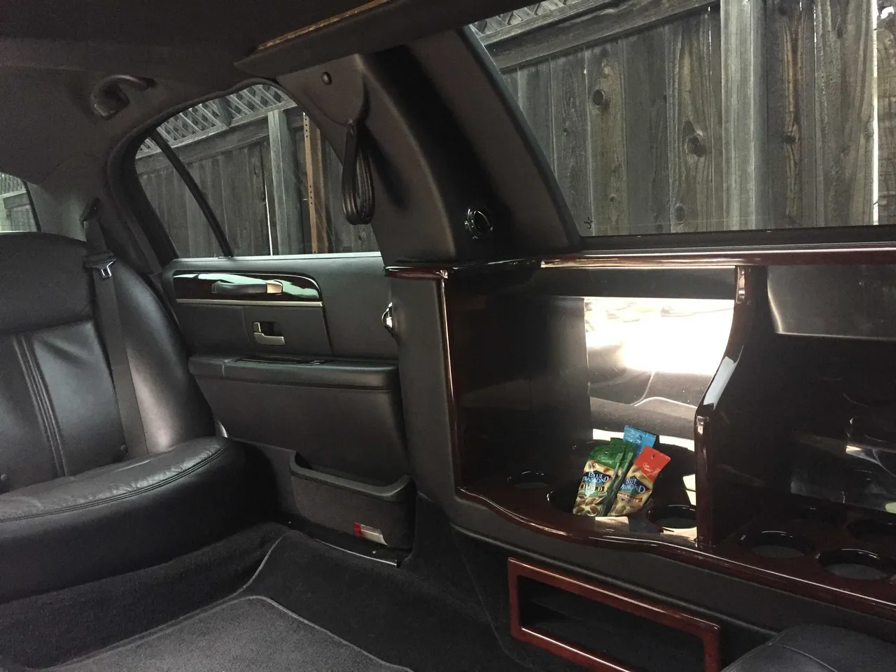 Lincoln stretch limousine interior, photo 4 for limo rental in Humboldt County, CA