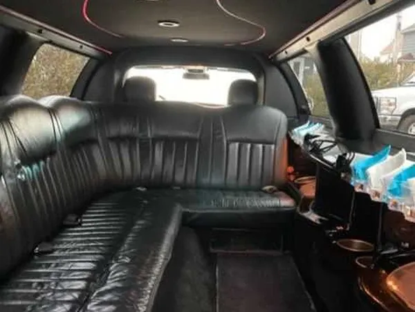 White Lincoln Town Car limo rental