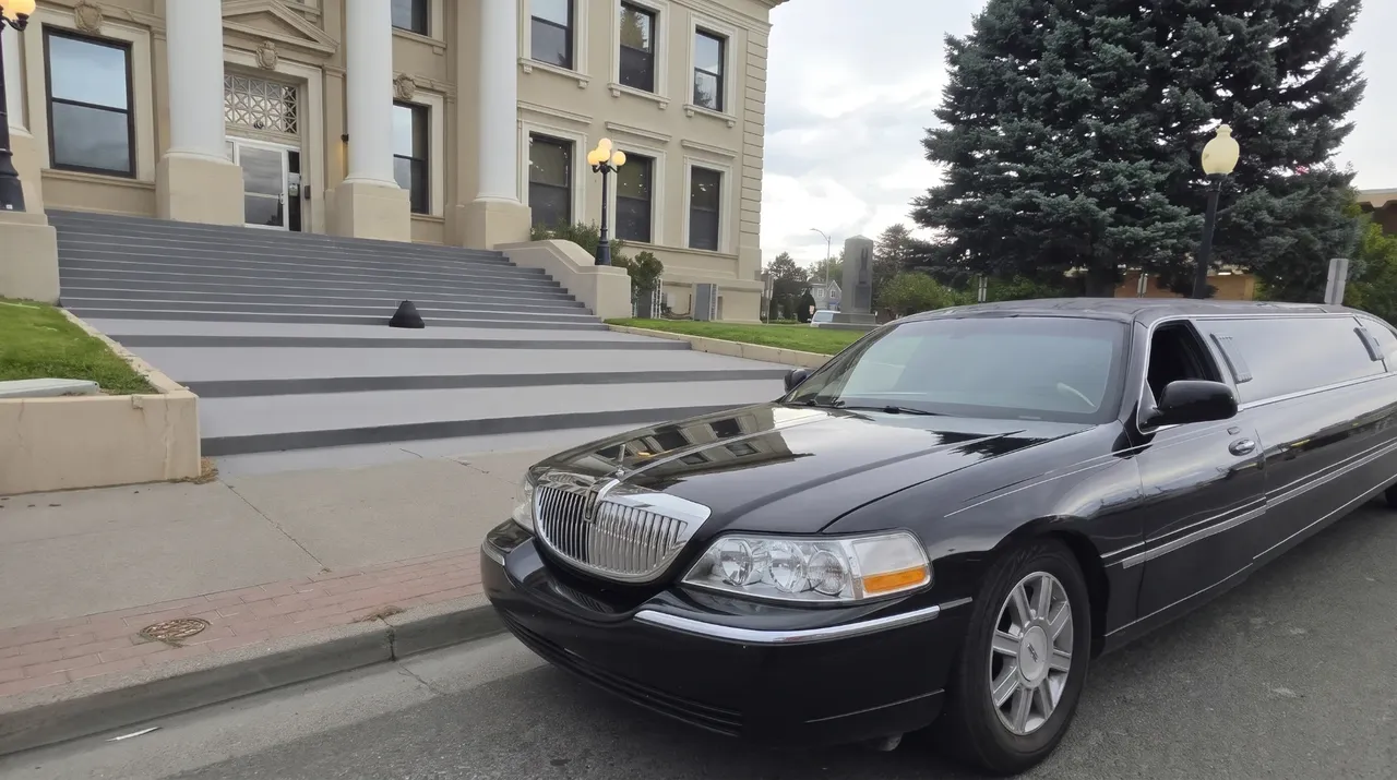 Black Lincoln Town Car Limousine rental #5