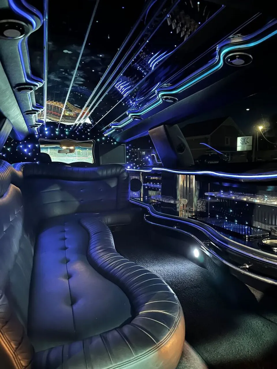 White Lincoln Town CAR Limousine #6, photo 6 for limo rental in Montauk, NY