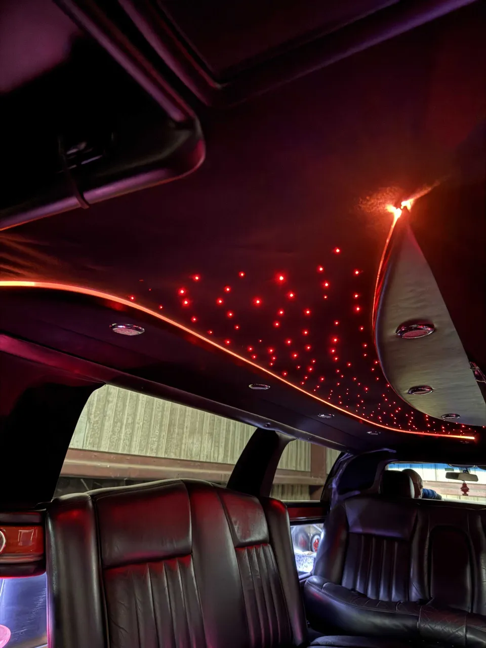 Lincoln Town car Stretch Limousine interior for limo rental in Florida