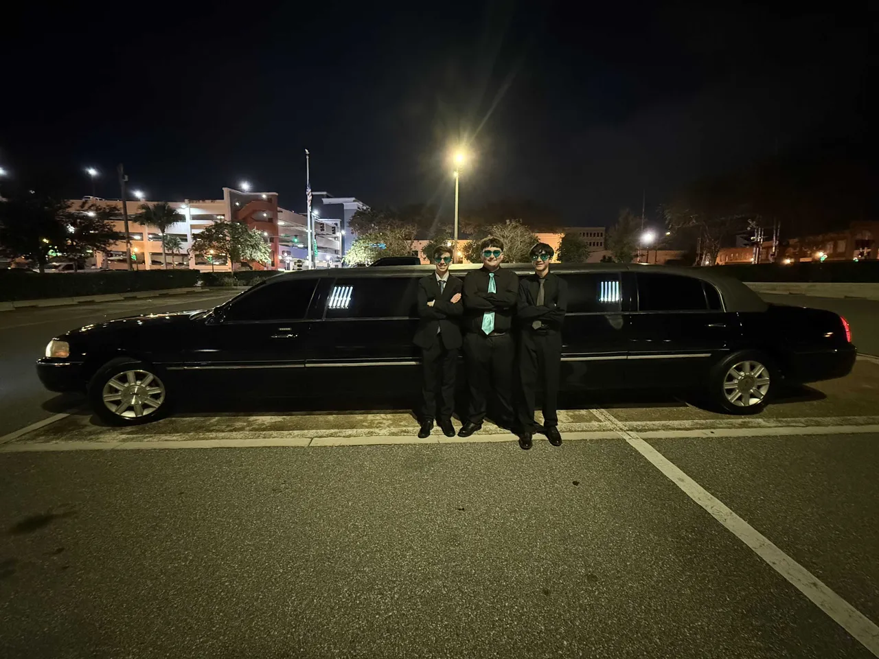 Black Lincoln Town car Stretch Limousine for limo rental in Florida