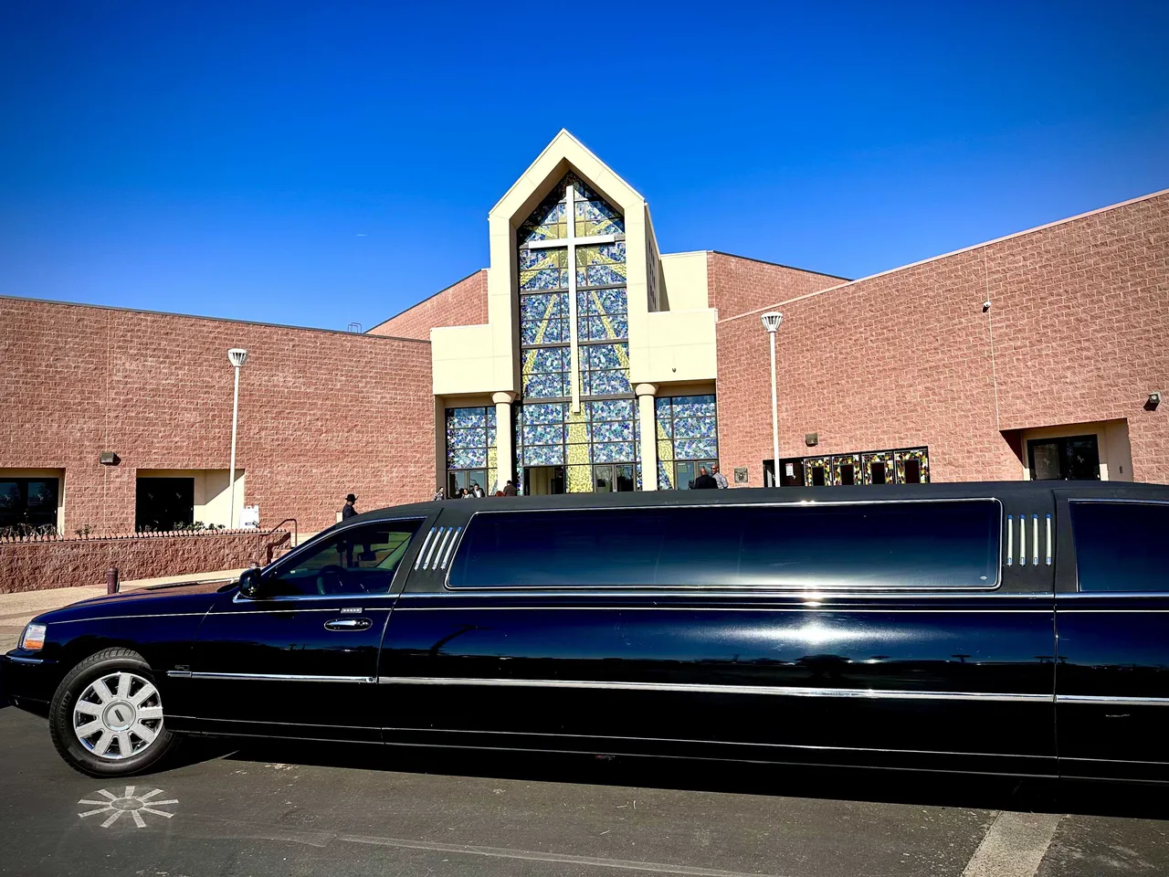 Black Lincoln Towncar Limo exterior, photo 2 for limo rental in Fallon, NV