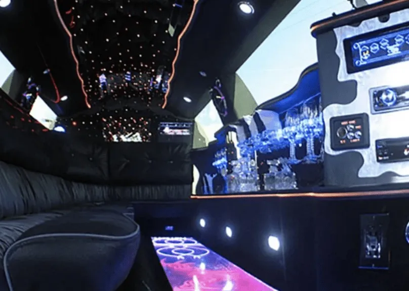 Lincoln Towncar Limo Tuxedo interior for limo rental