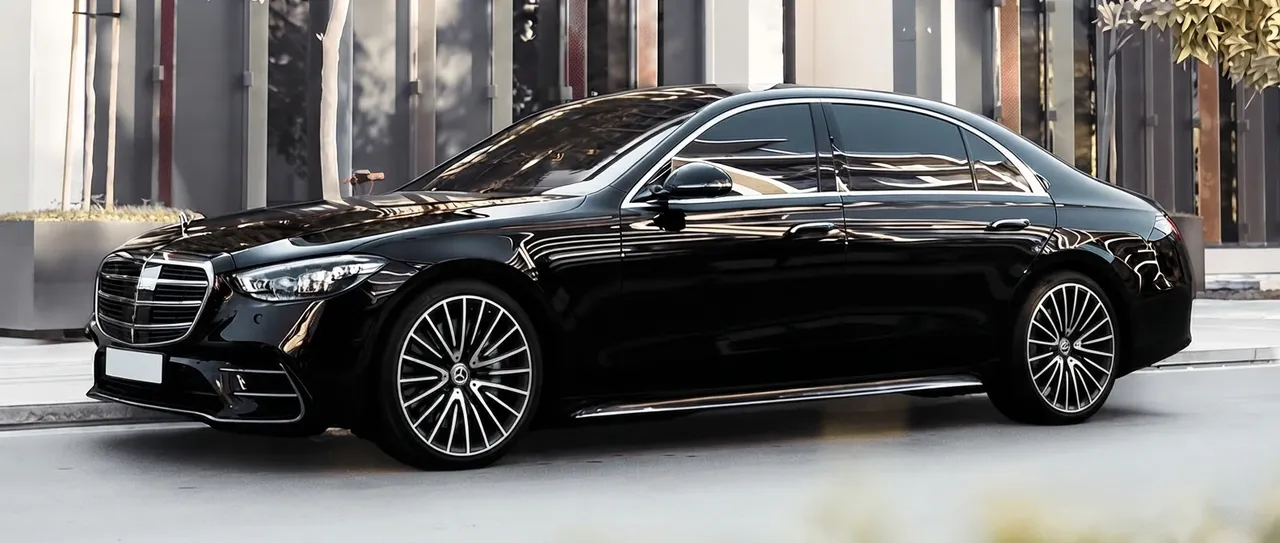 Mercedes-Benz S500 Black Mercedes-Benz S500 wedding car rental