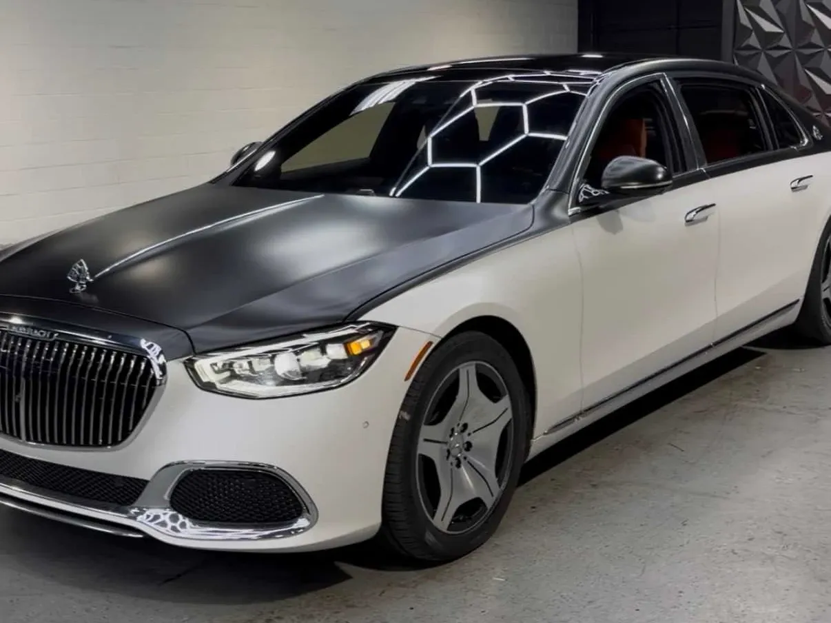 Mercedes-Maybach S580 White Mercedes-Maybach S580 wedding car rental