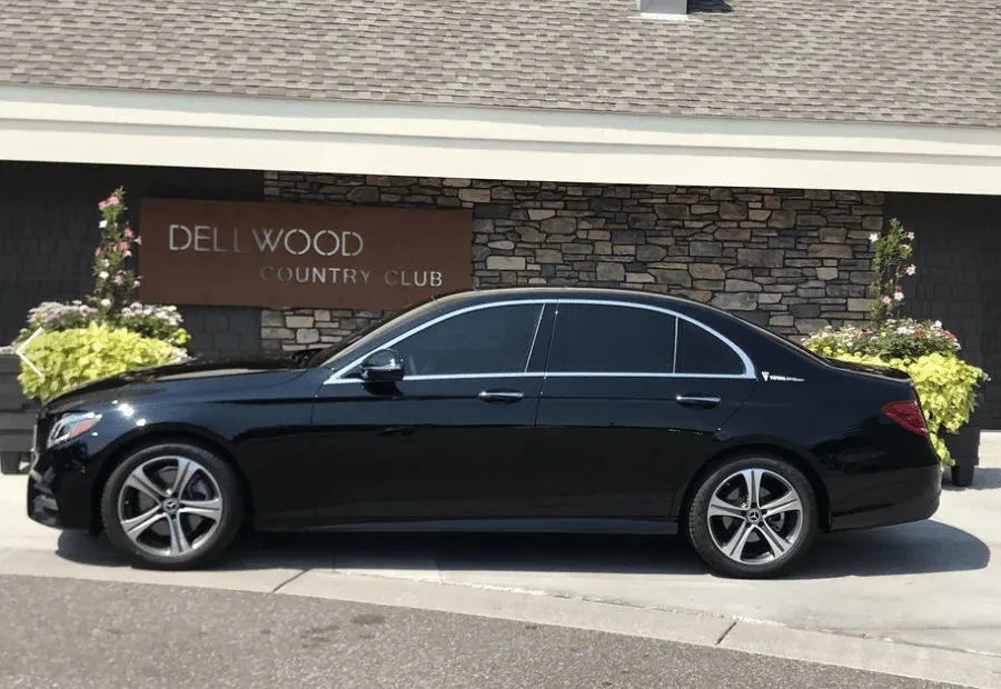Black Mercedes-Benz S580 for wedding car rental