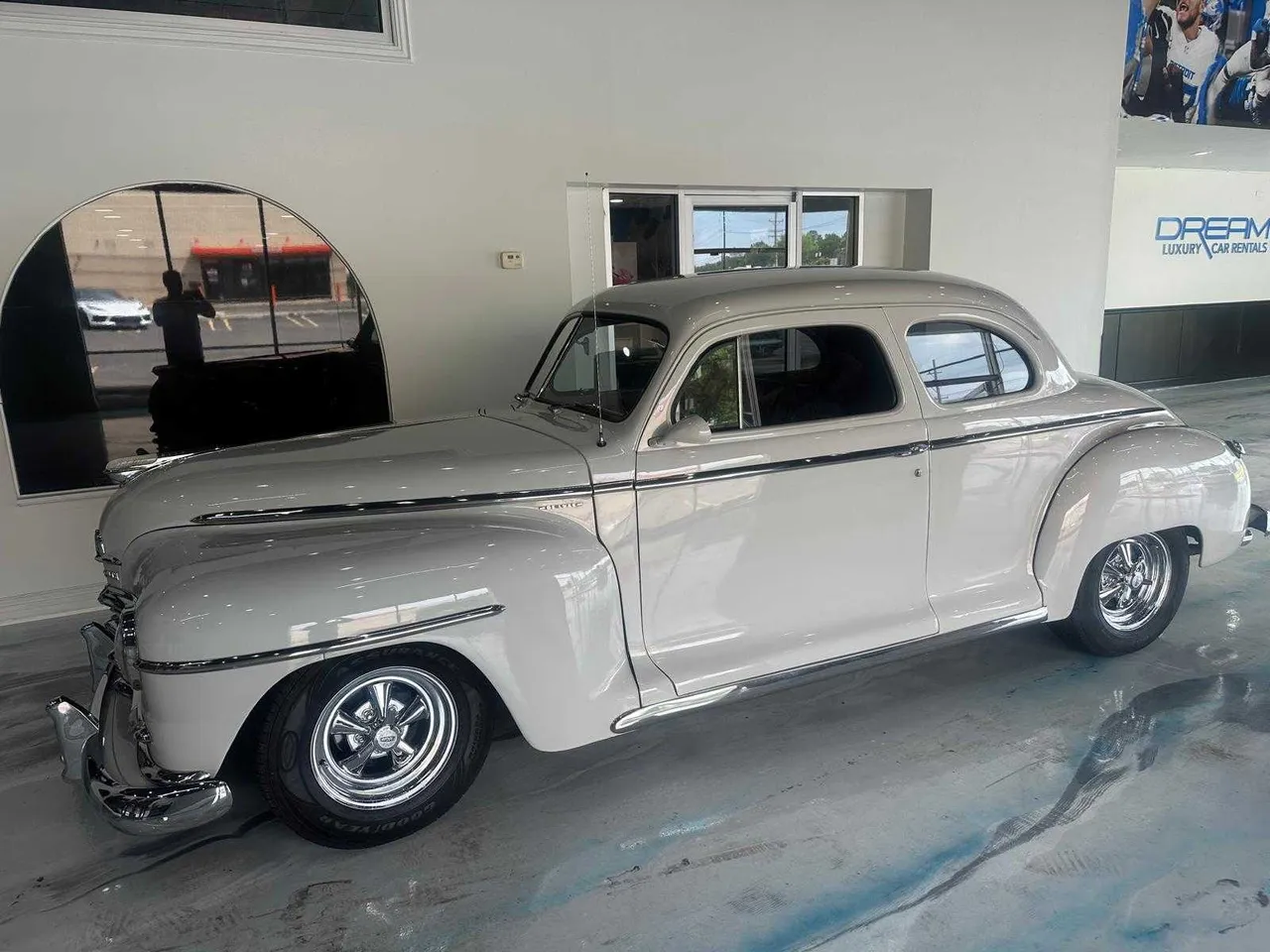 Silver Plymouth Classic for wedding car rental Silver Plymouth Classic for wedding car rental