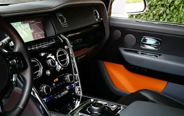 White Rolls-Royce Cullinan limo rental #9