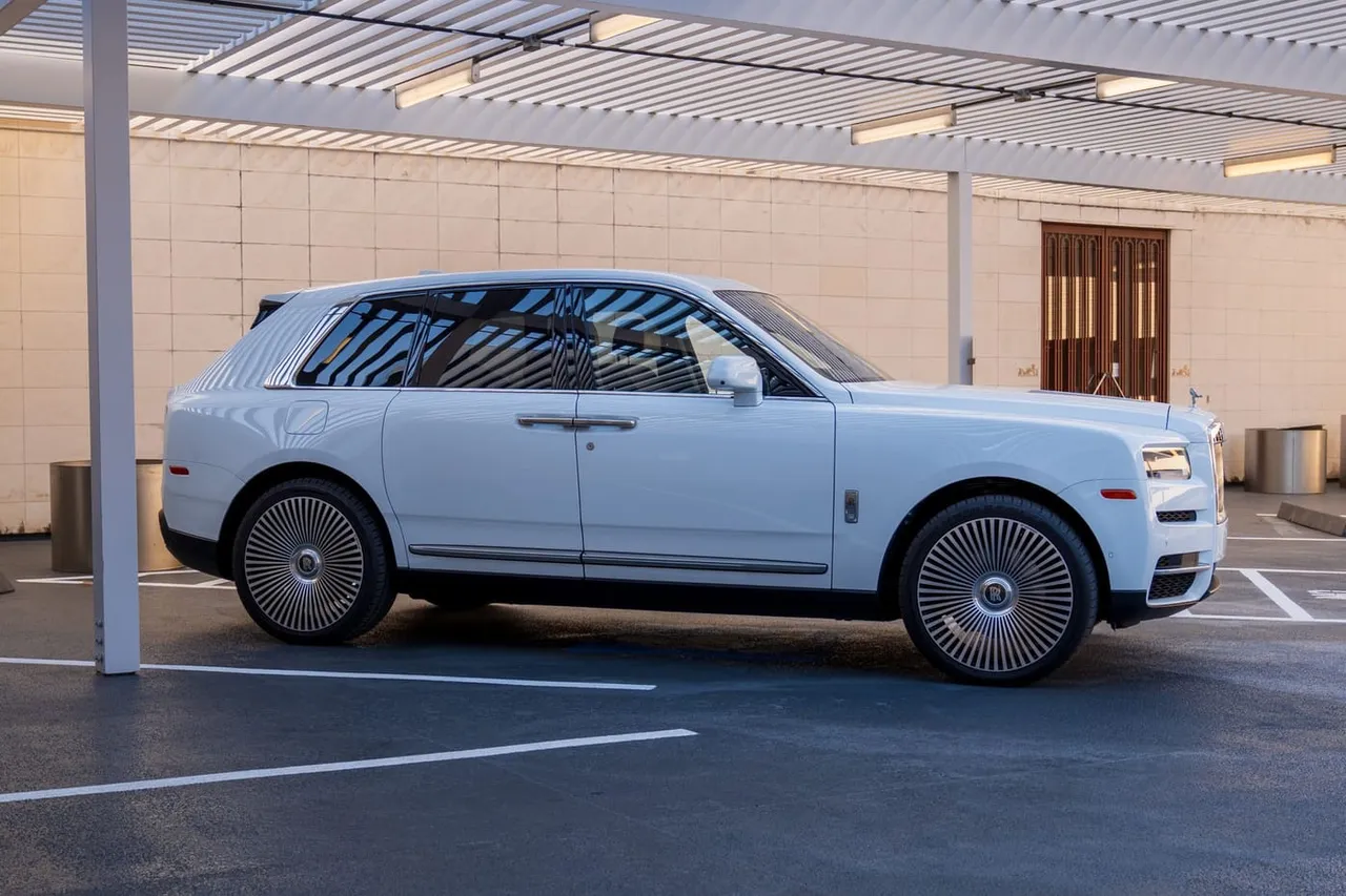 White Rolls-Royce Cullinan limo rental #10