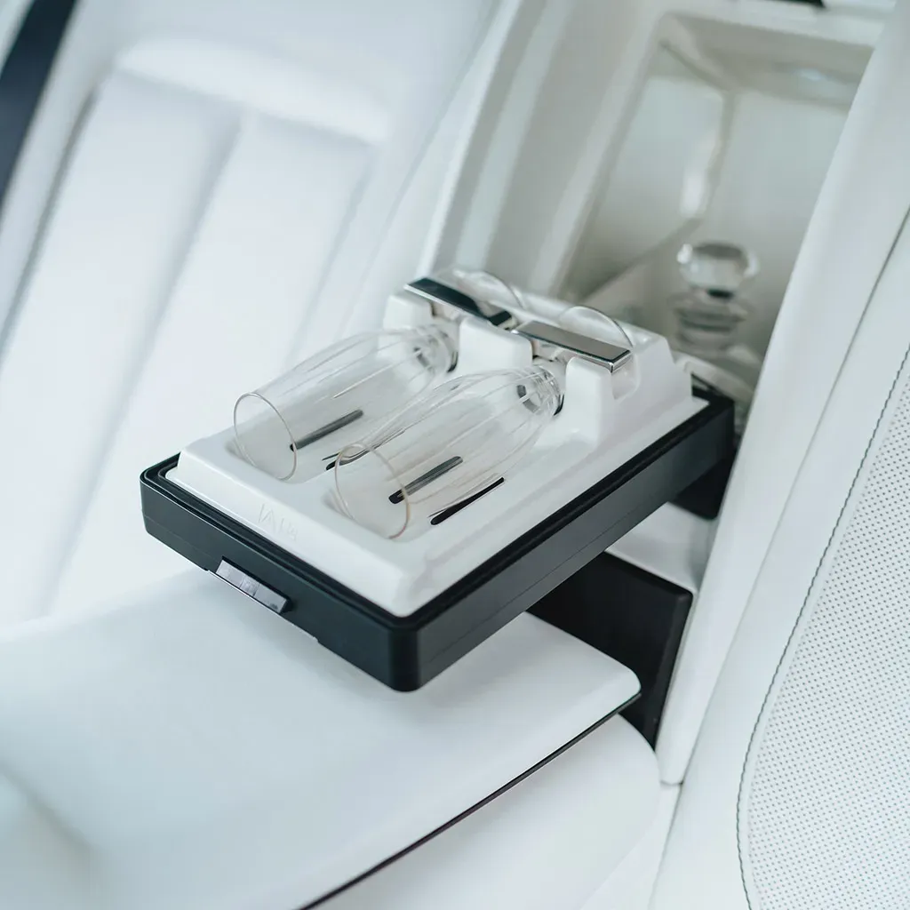 Rolls-Royce Cullinan with All White Interior, photo 8 for limo rental in Rockville, MD