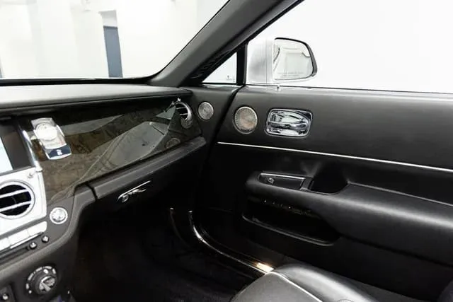 Silver Rolls-Royce Dawn wedding car rental #4