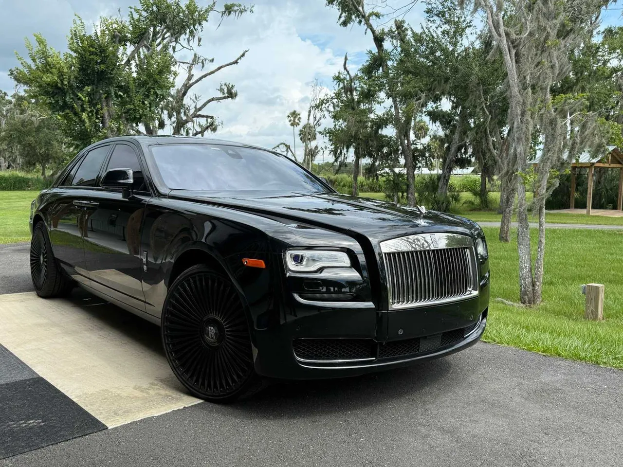 Black Rolls Royce Ghost exterior for wedding car rental