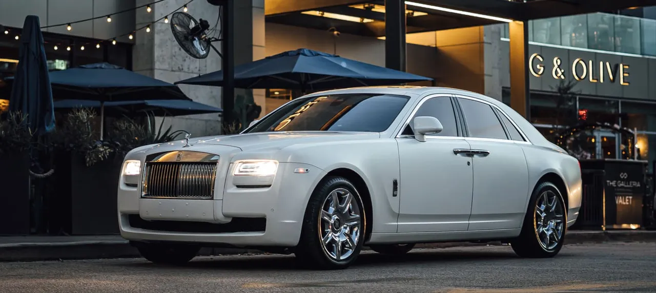 White Rolls-Royce Ghost limo rental #7