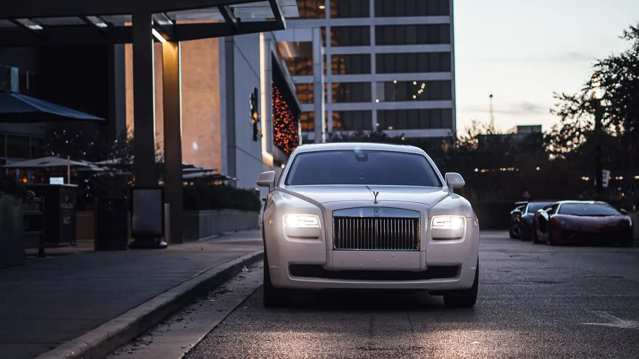 White Rolls-Royce Ghost limo rental #6