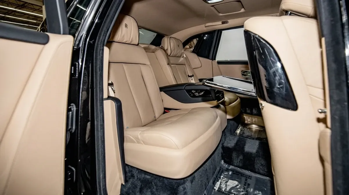 Rolls-Royce Phantom wedding car rental #3