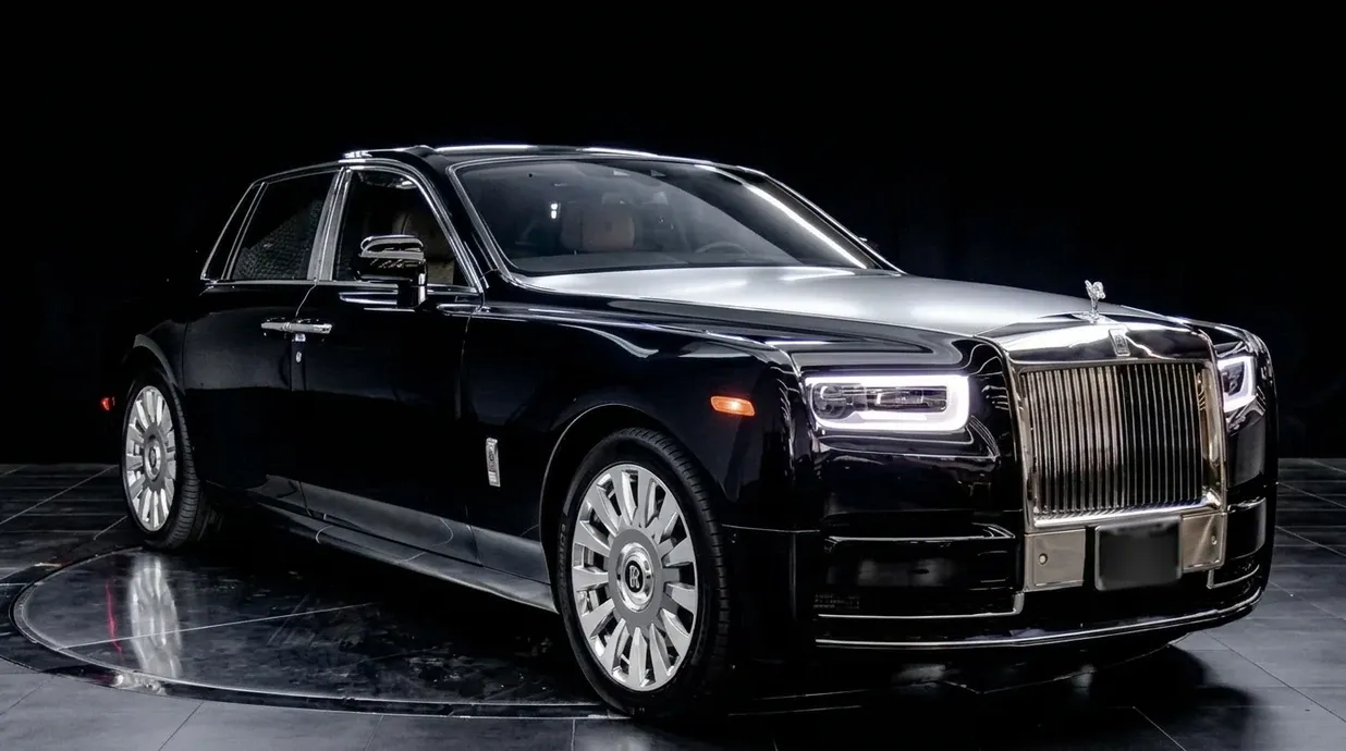 Rolls-Royce Phantom wedding car rental #4