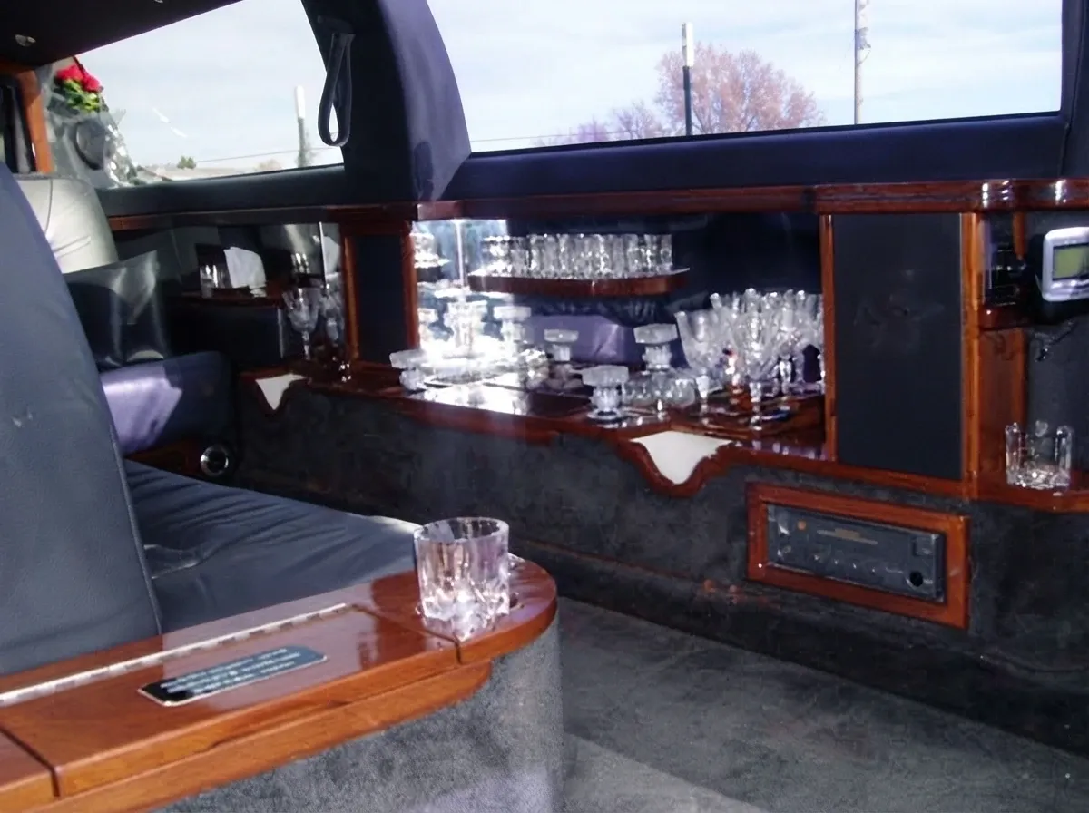 Black Stretch Lincoln Town Car limo rental